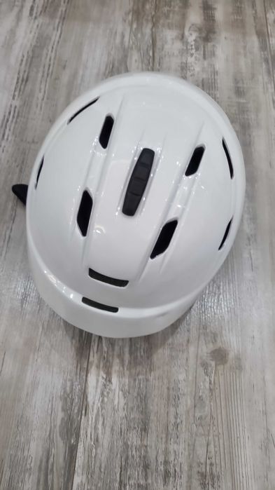 Каска за колело.