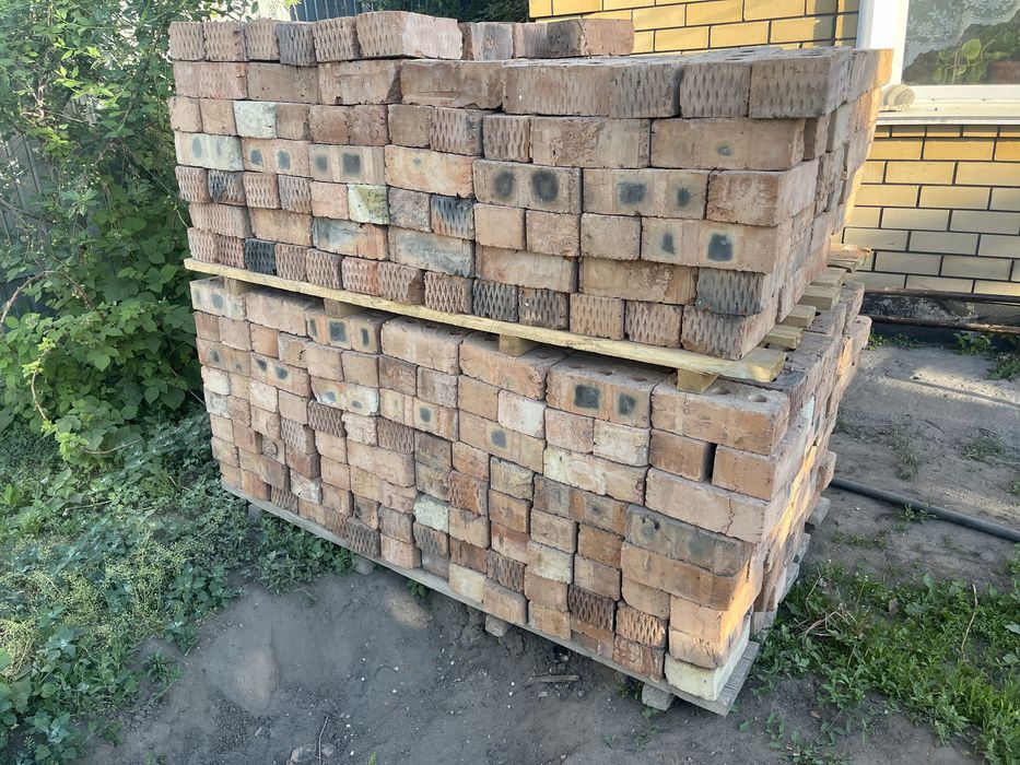 Красный кирпич новые