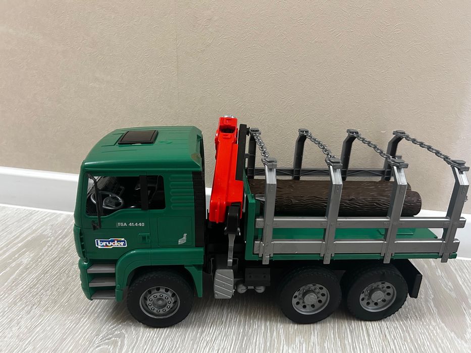 Машинки Bruder в хорошем состоянии