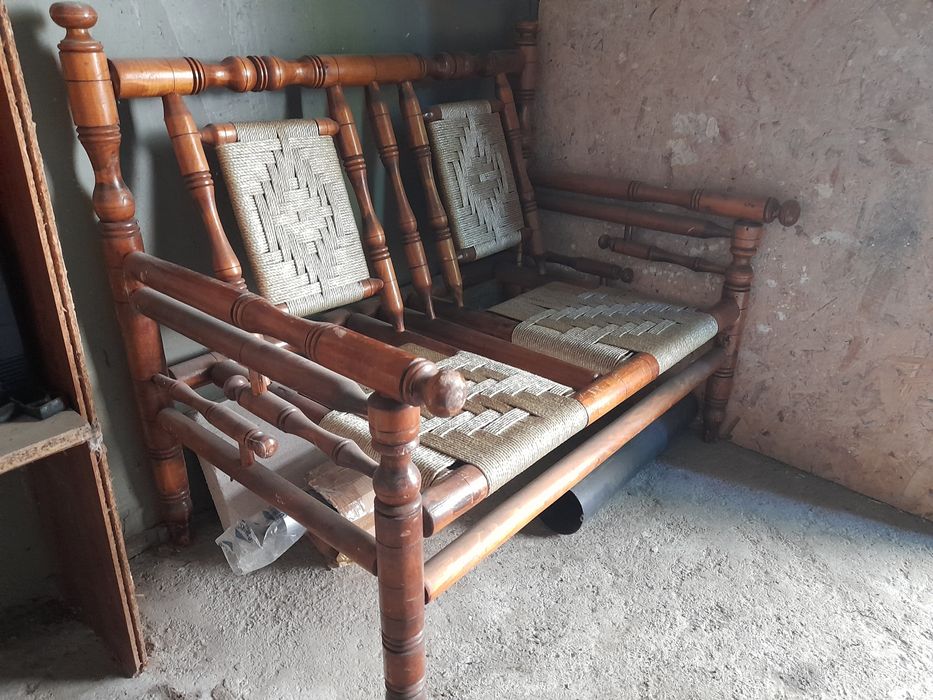 Дървен,диван (пейка)