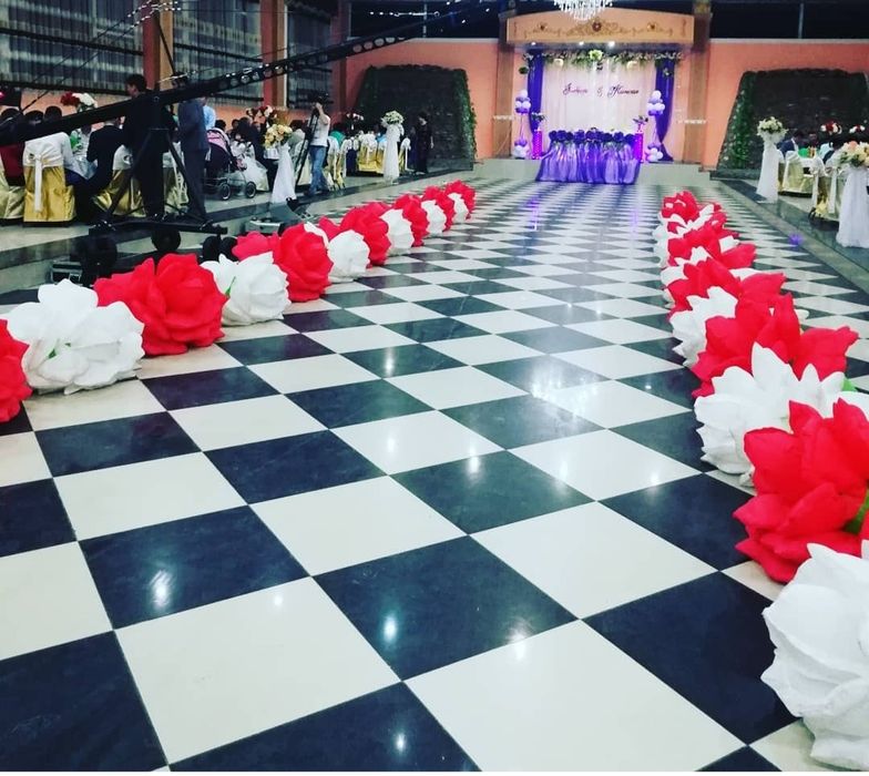 Надувные гвоздики пневмогирлянды.