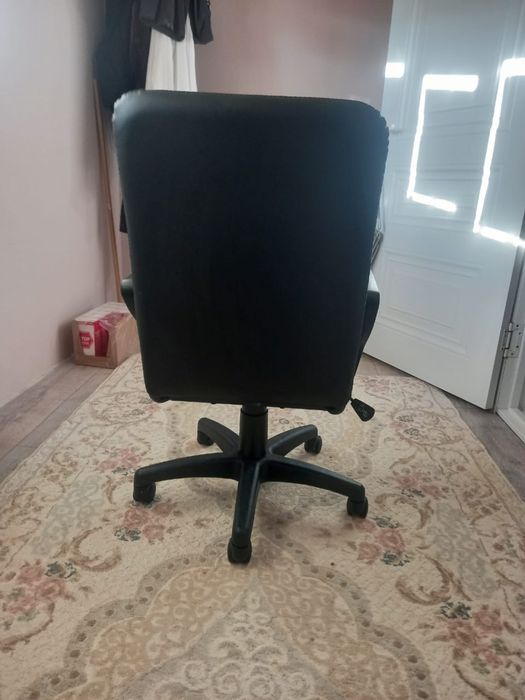 Продам офисной кресло