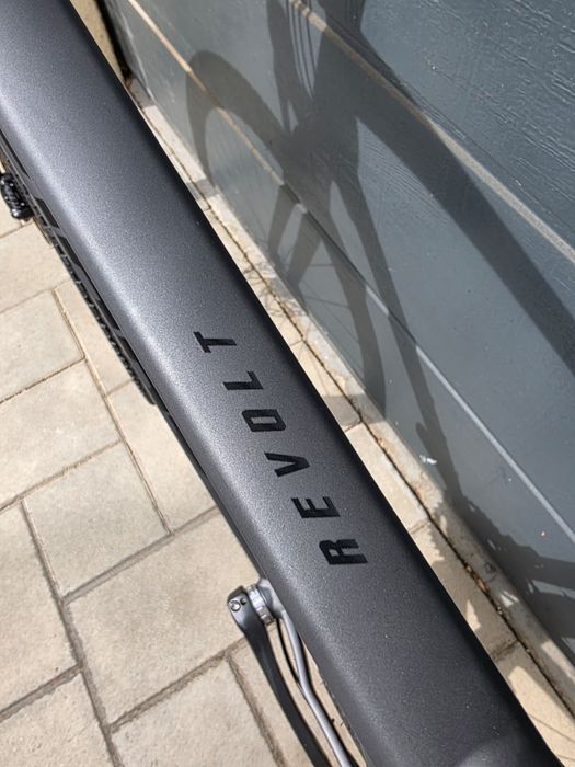 Bicicleta Gravel Giant Revolt