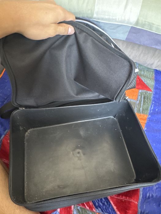 Кроссовки и сумка макрон оба оригинал