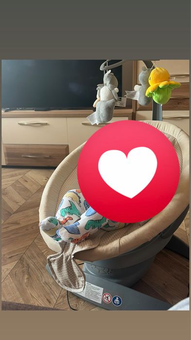 Продавам люлка-шезлонг toscana, активна гимнастика и възглавница за кърмене. Цена 100€
