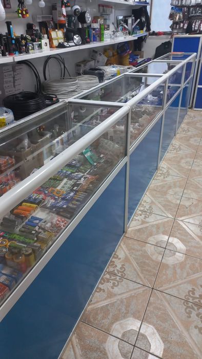 продам витрины для товаров