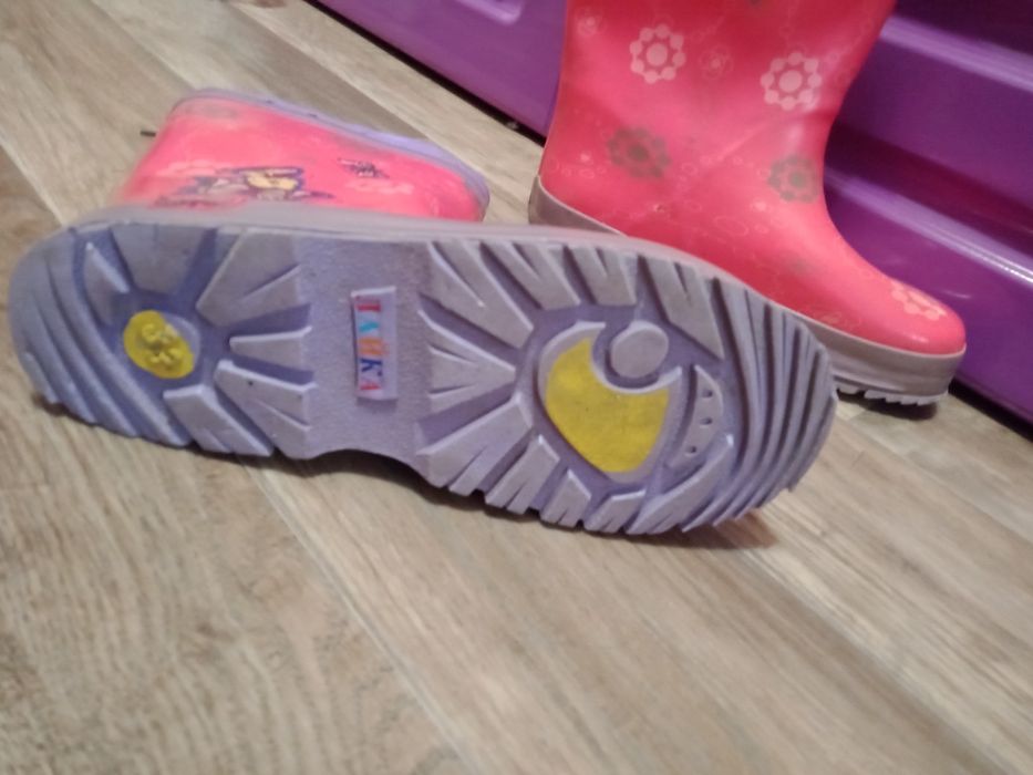 Срочно продам сапоги б/у на девочку