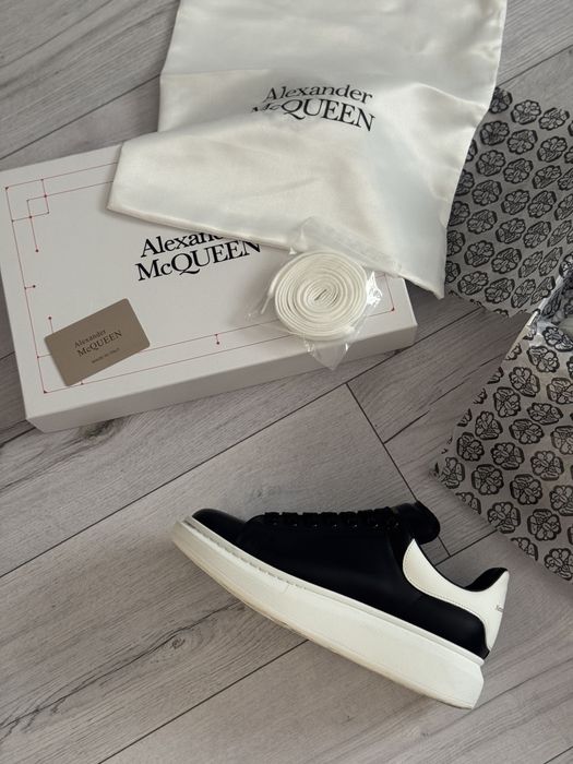 Alexander McQueen Black/White