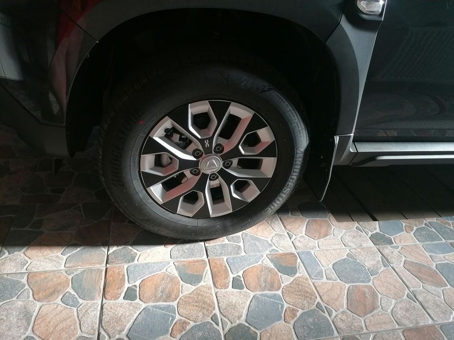 Stickere imitație carbon jante Dacia Duster 2022 R16 aliaj