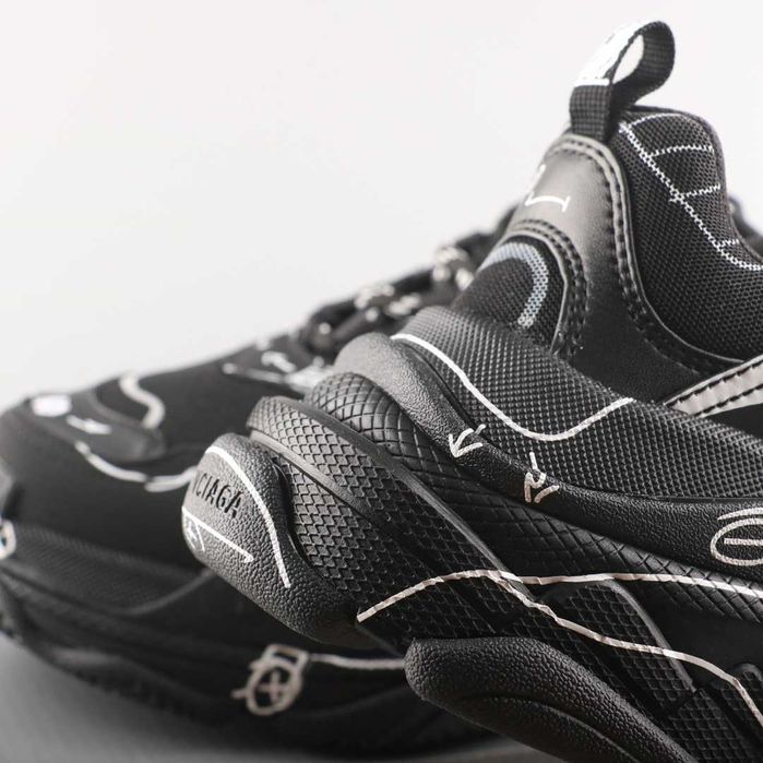 Balenciaga Triple S CLEAR SOLE Black/White