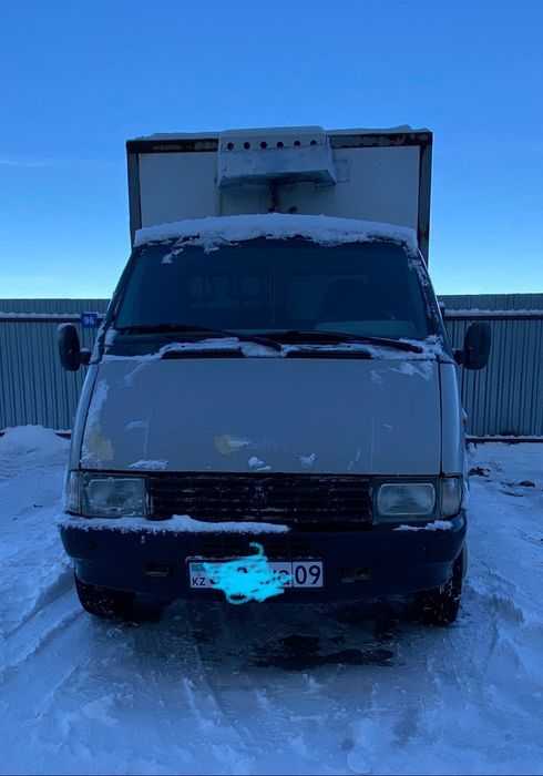 Газель 2001 года.