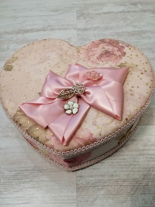 Кутийка за бижута