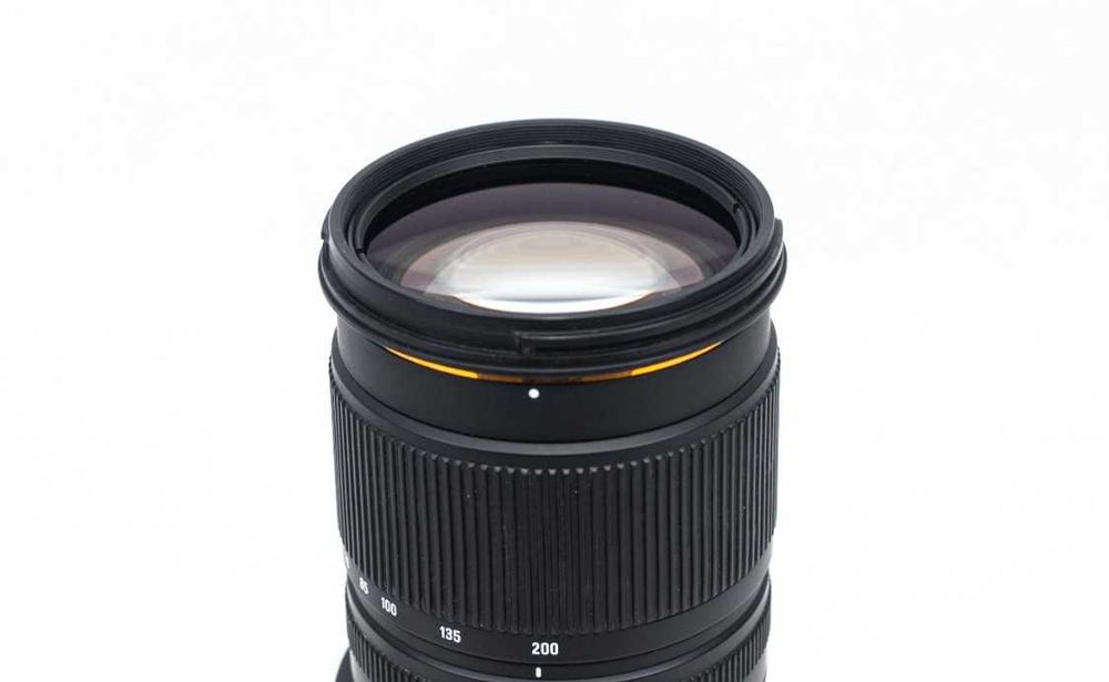 Sigma 70-200 mm f/2.8 EX DG APO OS HSM pentru Nikon F - Obiectiv full frame