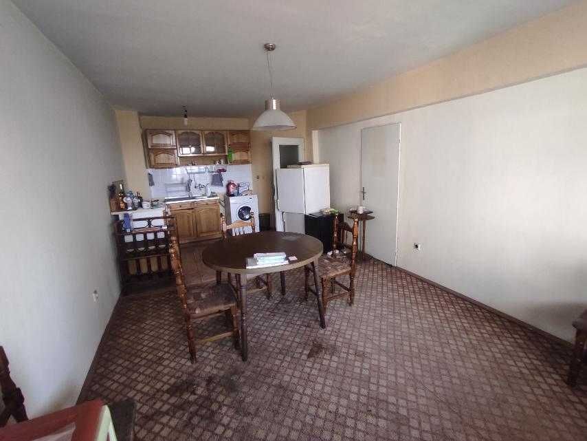 Дава се под наем Тристаен апартамент в Варна, Окръжна болница - 110 кв.м за 306 € - Снимка #1