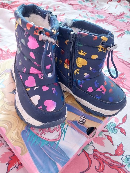 Продам детскую обувь зима