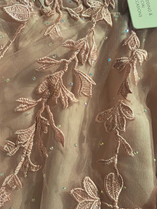 Бална рокля с корсет