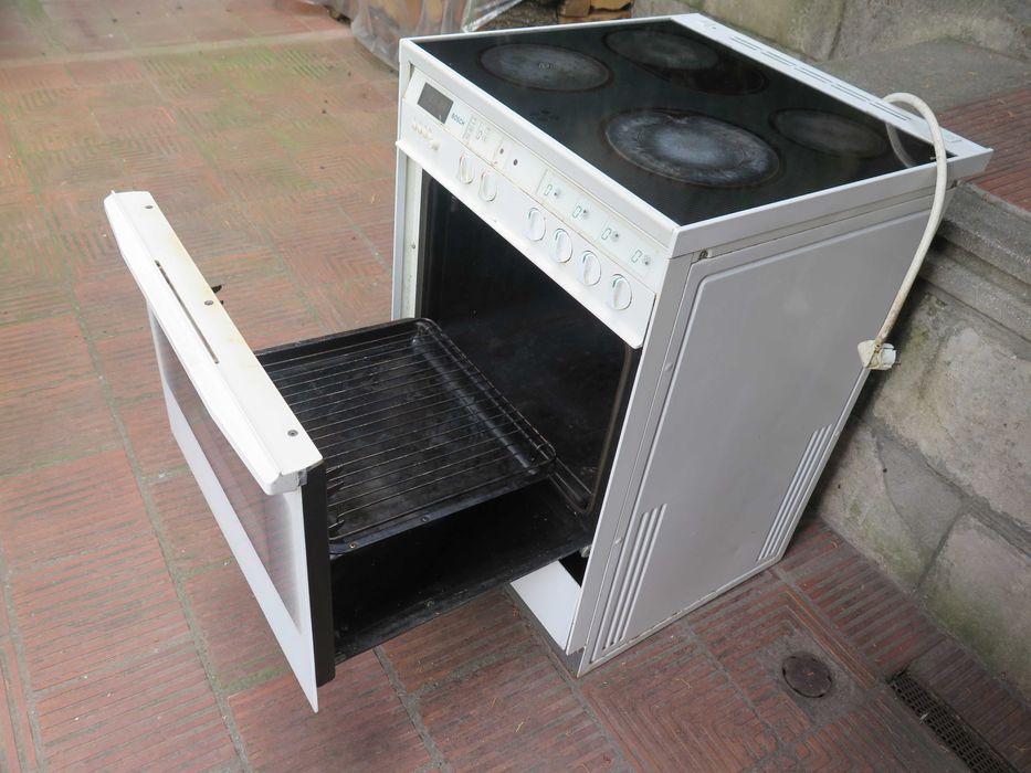 BOSCH,готварска печка с керамичен плот- 60см