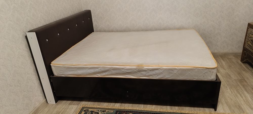 Двухспальная кровать