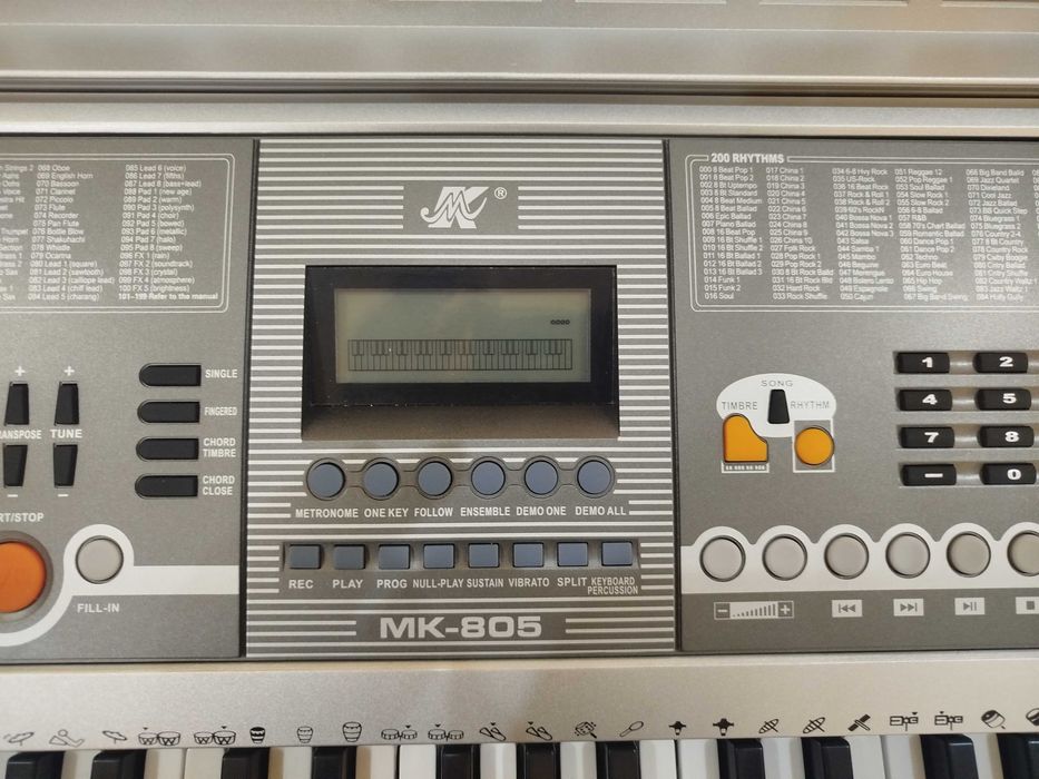 Синтезатор МК-805