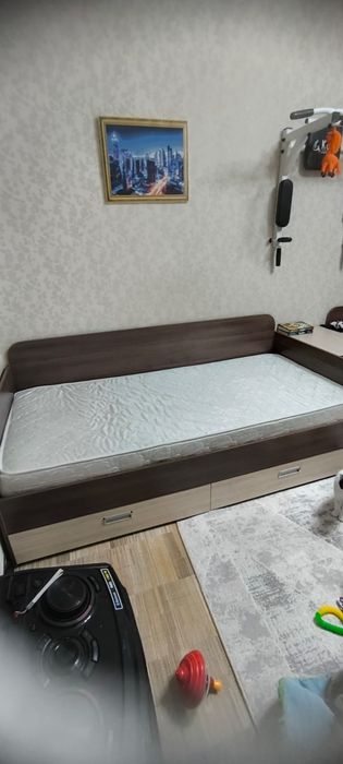 Продам две кровати.