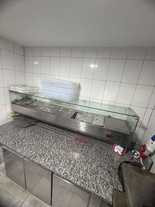 Vând masă rece plus masă granit