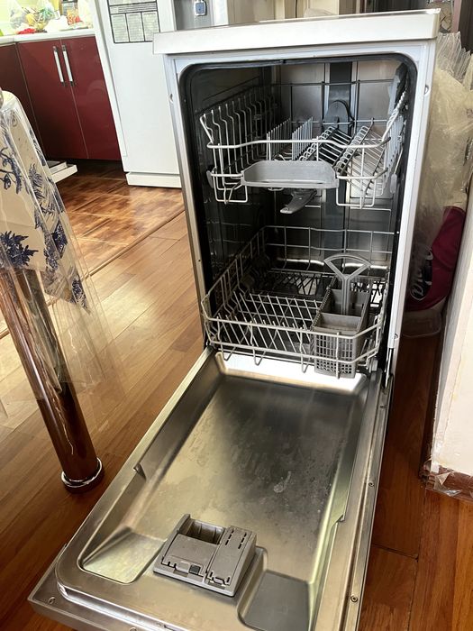 Отличная посудомойка BOSCH торг