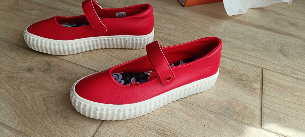 Червени обувки Rocket Dog размер 38