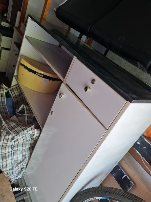 Продам креслы для парикмахерской