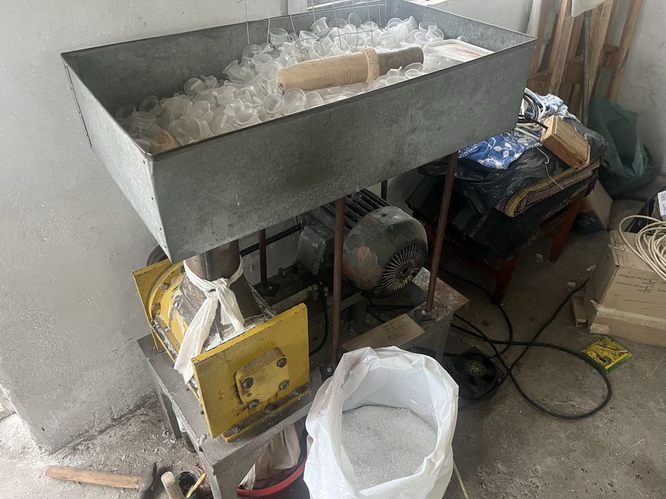 Машина за производство на PVC бутилки