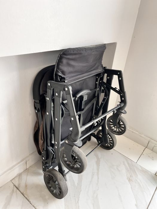 Продам коляску прогулочную