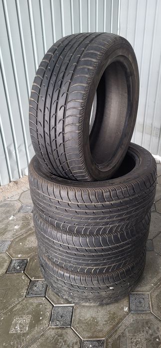 Резины в комплекте 235/45/17   в хорошом состояние