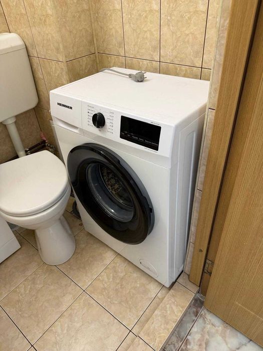 Mașină de spălat Slim Heinner 7kg, 1400 RPM, Motor Inverter, Tehnologie Steam
