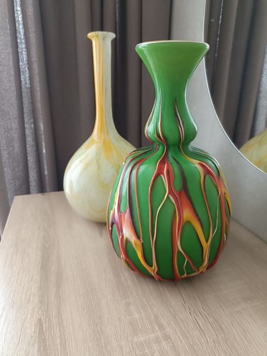 Интерьерные вазы из стекла