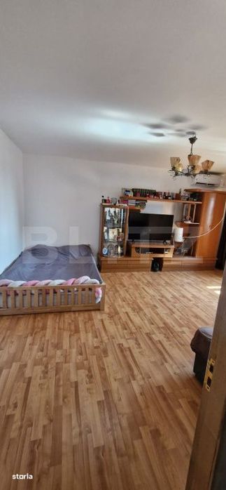 Apartament de vanzare, 72 mp, zona Micro 12