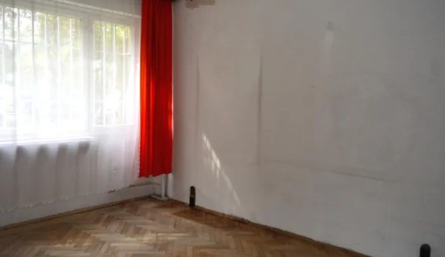 Продава се Тристаен апартамент в София, Света Троица - 76 кв.м за 1777 €/кв.м - Снимка #1