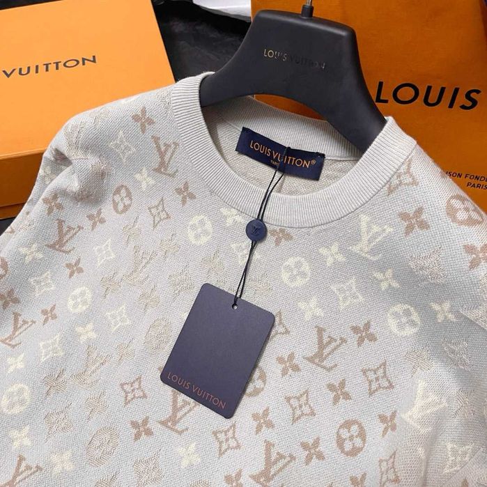 Tricou Louis Vuitton Calitate Premium