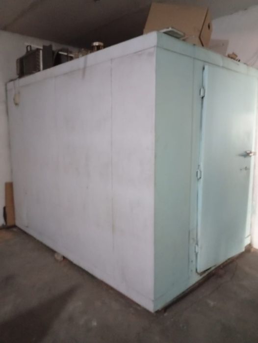 Продам холодильник с установкой.