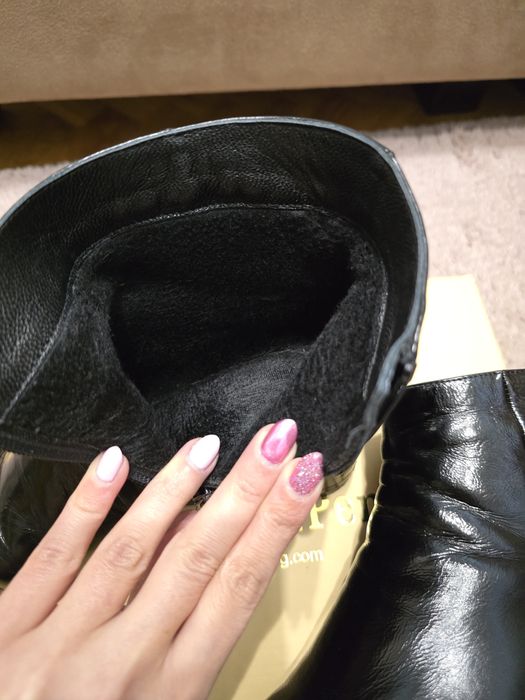 Черни боти Sara Pen