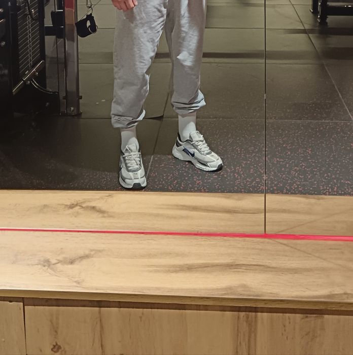 Продам кроссовки