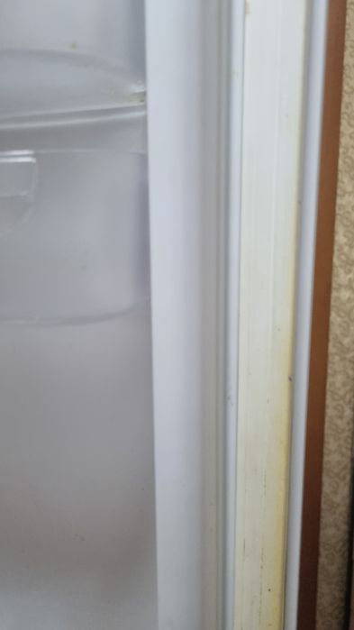 Продам холодильник INDESIT