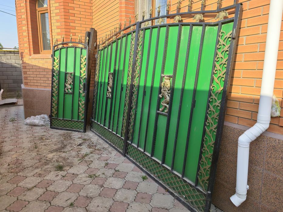 Ворота входные длинной 4м+1м калитка