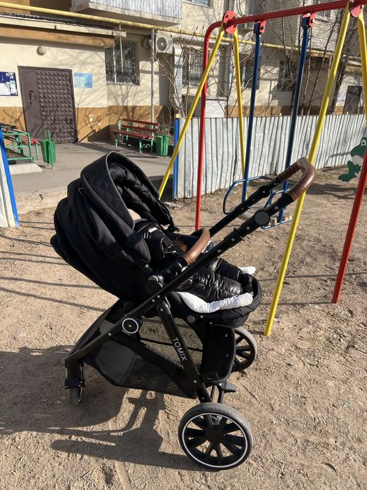 Коляска TOMIX хорошего качества 2в1