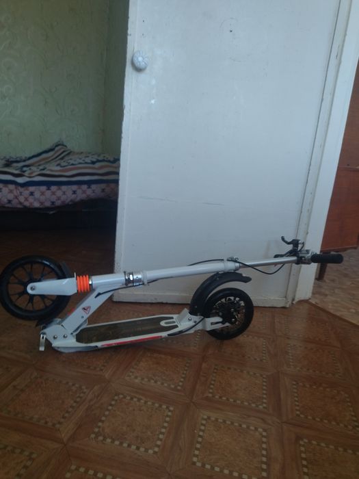 Продам самокат складной