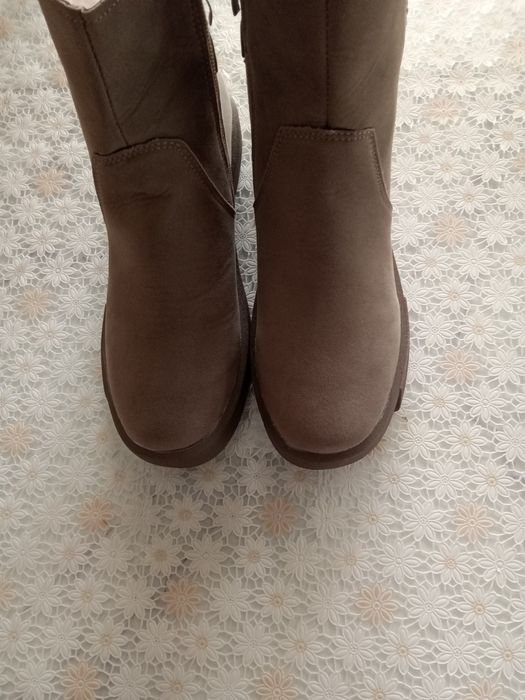 Продам  женские ботиночки