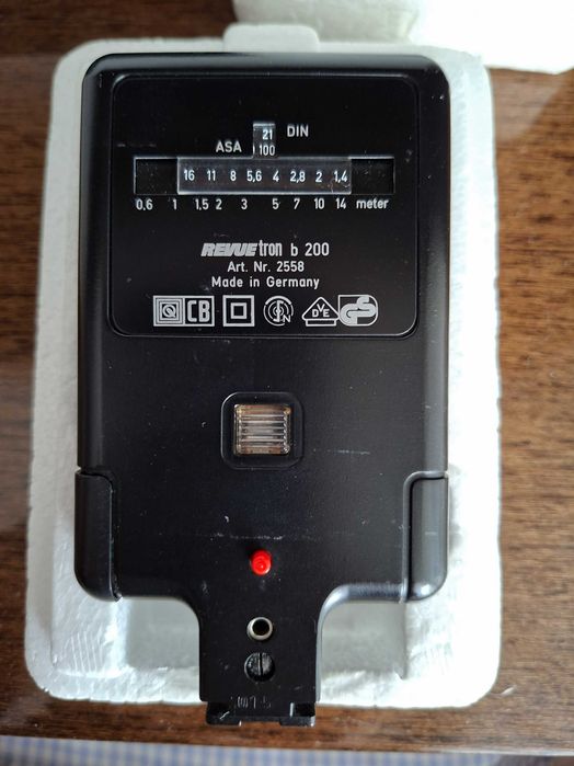 Ретро фотосветкавица REVUETRON B200 1986 г.