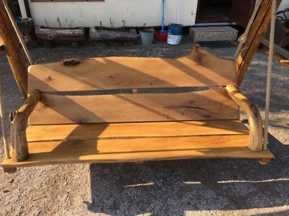 Градинска люлка. Изряботена от естествени материали