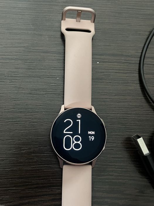 Продаю смарт часы samsung