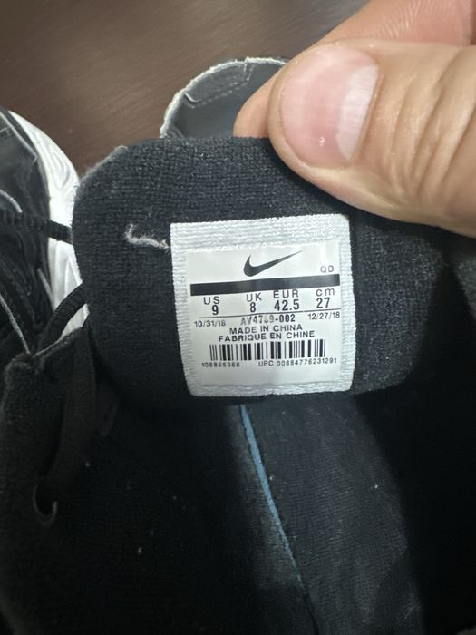 Nike barbatesti marimea 42.5 in strae buna.