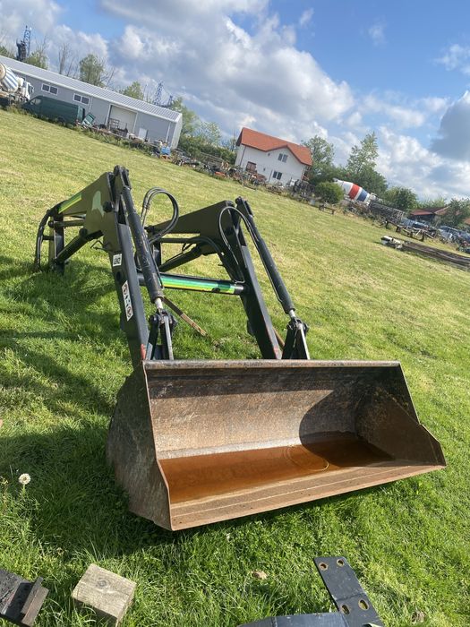 Incarcator tractor
