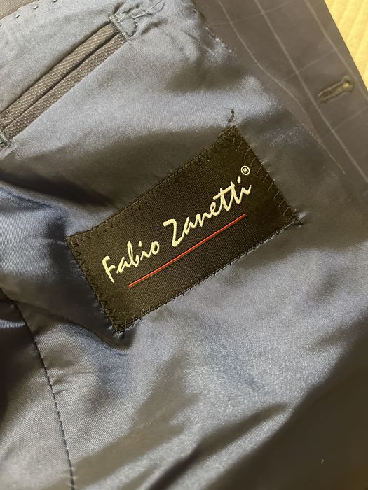 Продается мужской костюм